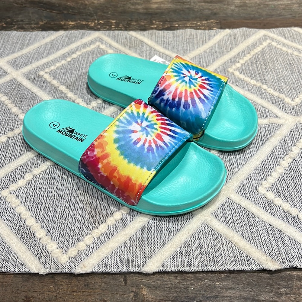 WHITE MOUNTAIN kids slides - NEW - size 2, 1 available